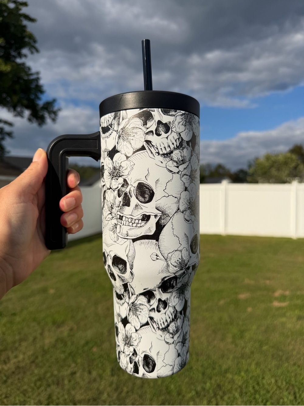 Hydrapeak Voyager 40 oz Skulls & Flowers Black/White Stainless Steel Tumbler